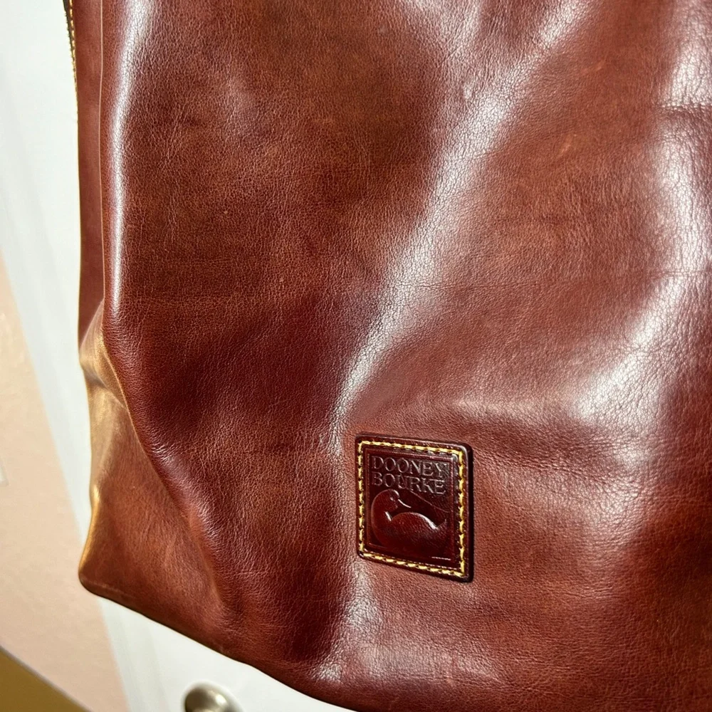 Dooney and Bourke Satchel, Barlow - Picture 4 of 13